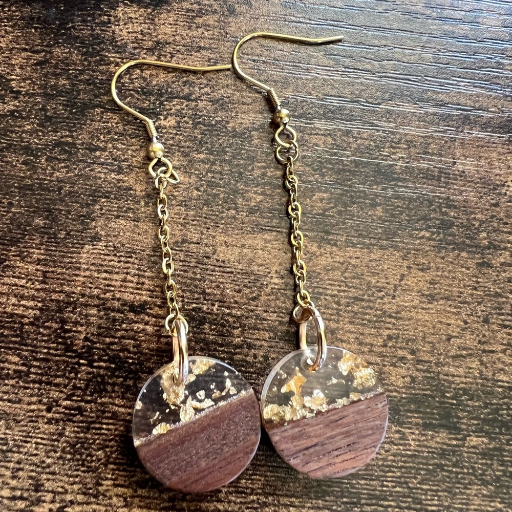 Gold detail dangle earrings